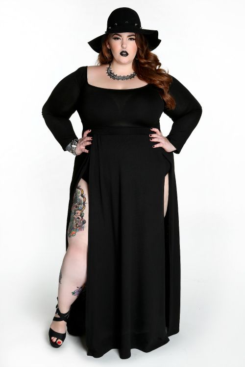 First Look: Domino Dollhouse Vintage Valentine Featuring Tess Holliday