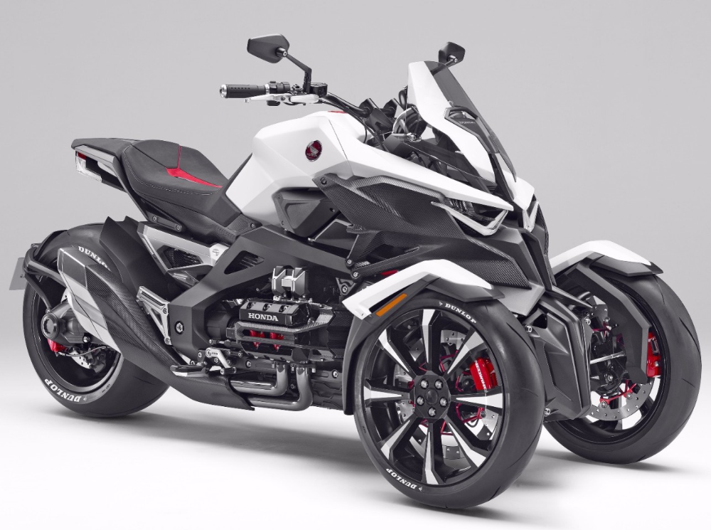 Yamaha's 850cc sports three-wheeler MWT-9 concept