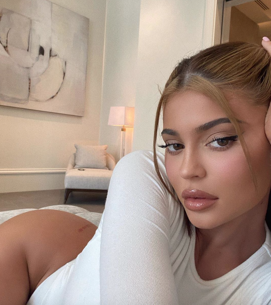 Kylie Jenner Says She Spends Her Days on 'Zoom Meetings' in Sexy Pantsless Pics