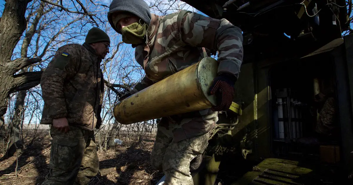 Ukraine vows to defend Bakhmut as Russian forces try to storm it