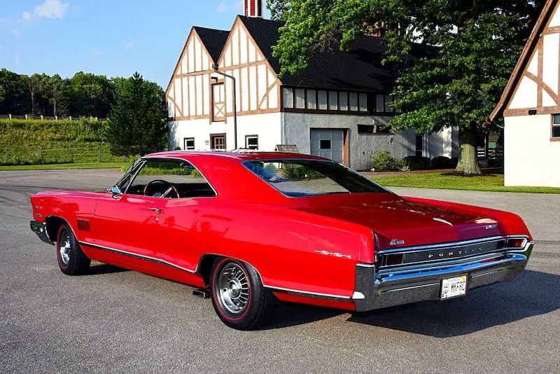 With 500 HP, This 1965 Pontiac Catalina 2+2 Can Easily Boil Its Hides