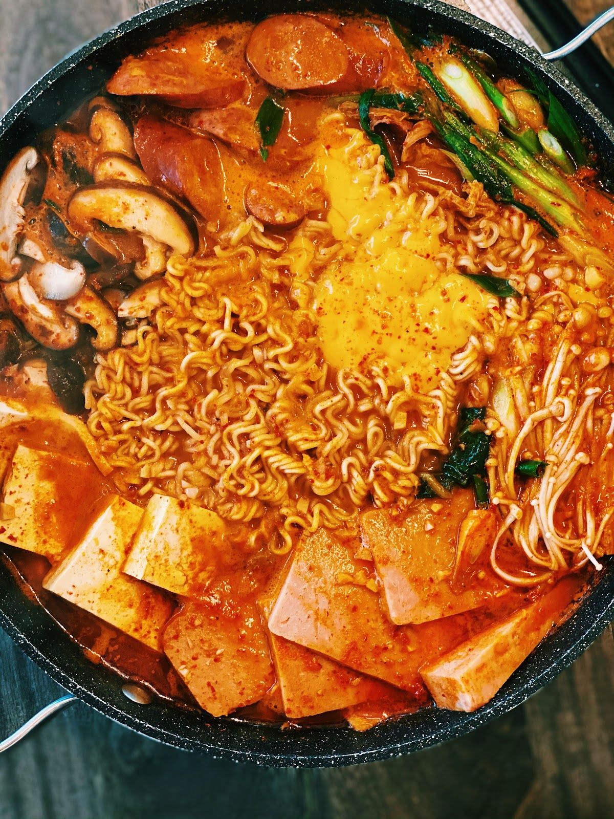 Budae Jjigae - Korean Army Stew (Most Popular Hotpot Dish in Korea!) - Tiffy Cooks