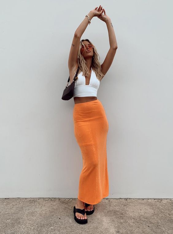 Maxi Skirt Outfit Ideas: 24 Tips on How to Wear Maxi Skirts?