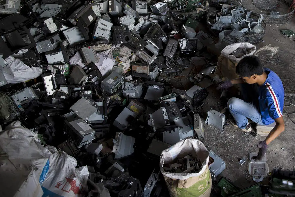Smartphone Waste to Constitute Over 30 Percent of World