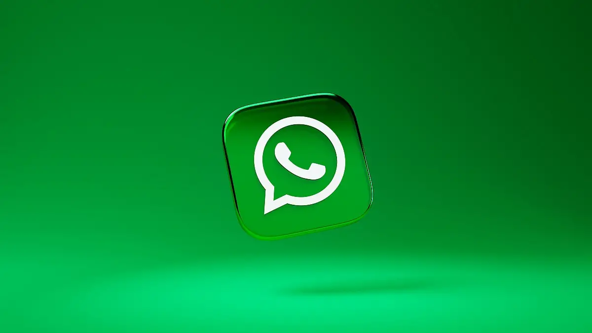 WhatsApp Android App Could Get New Interface With White Top App Bar, Suggests Beta Update