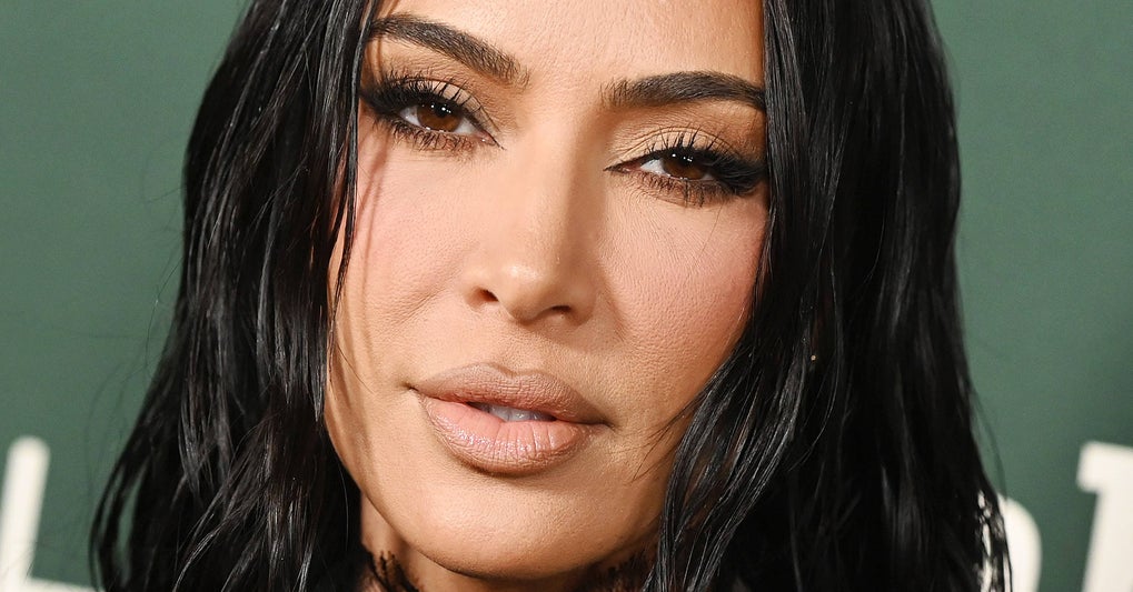 Kim Kardashian's Unique Gift Wrapping Is Giving 1%
