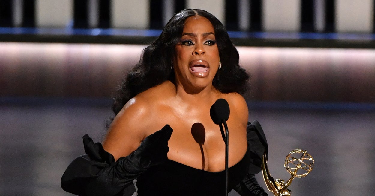 Niecy Nash-Betts Won Her First Emmy Award, And People Are Loving Her Perfect Acceptance Speech