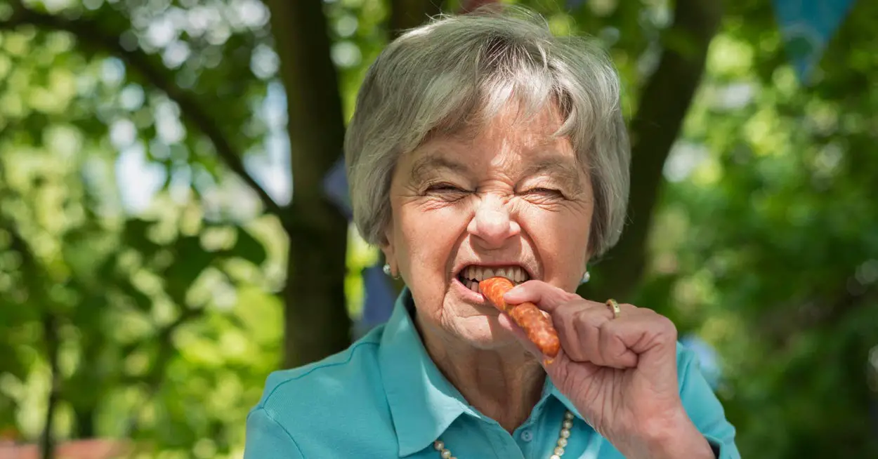 This Eating Habit Can Be An Early Sign Of Dementia