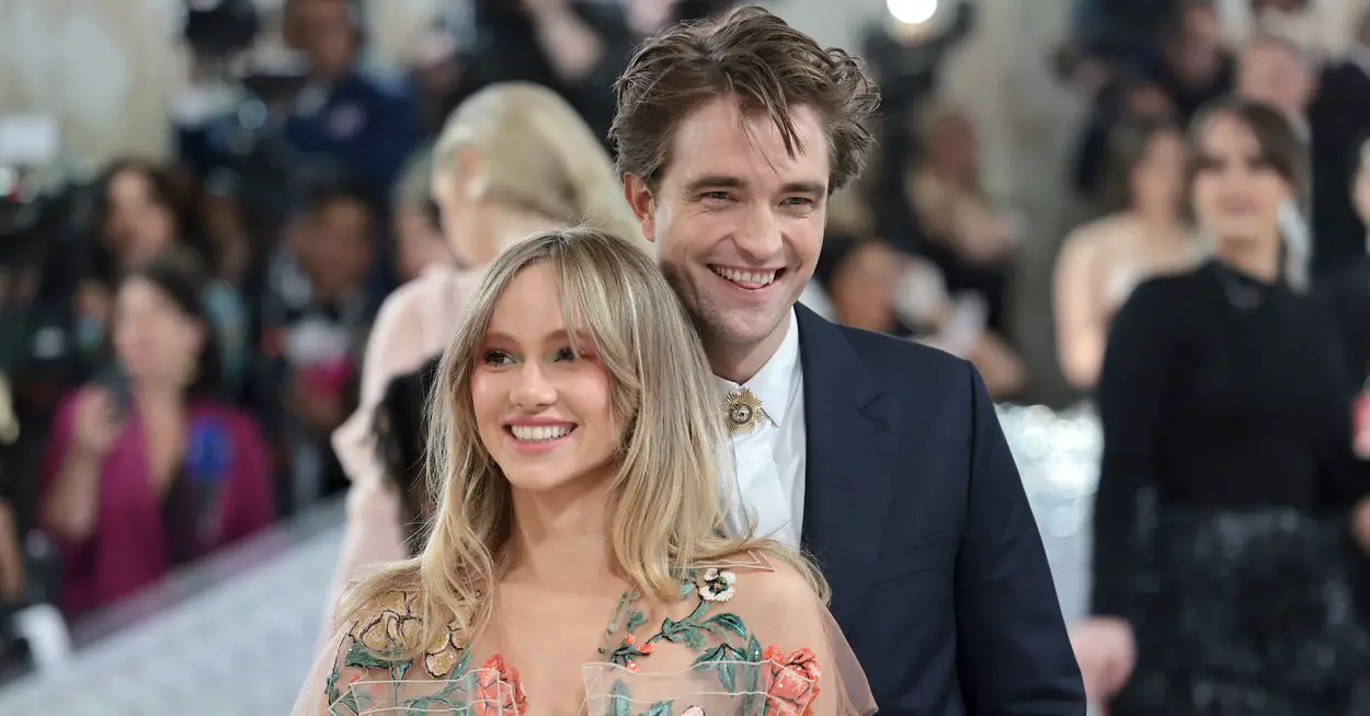 Suki Waterhouse Confirmed Her Child With Robert Pattinson Was Born And Shared The First Pic Of Them
