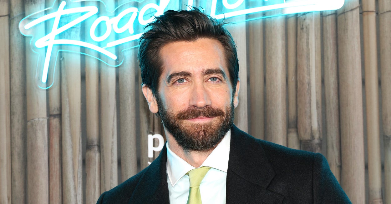 Jake Gyllenhaal Talks About Being Legally Blind