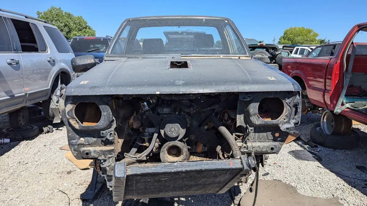 junkyard-gem:-1987-dodge-ram-50-with-v8-swap