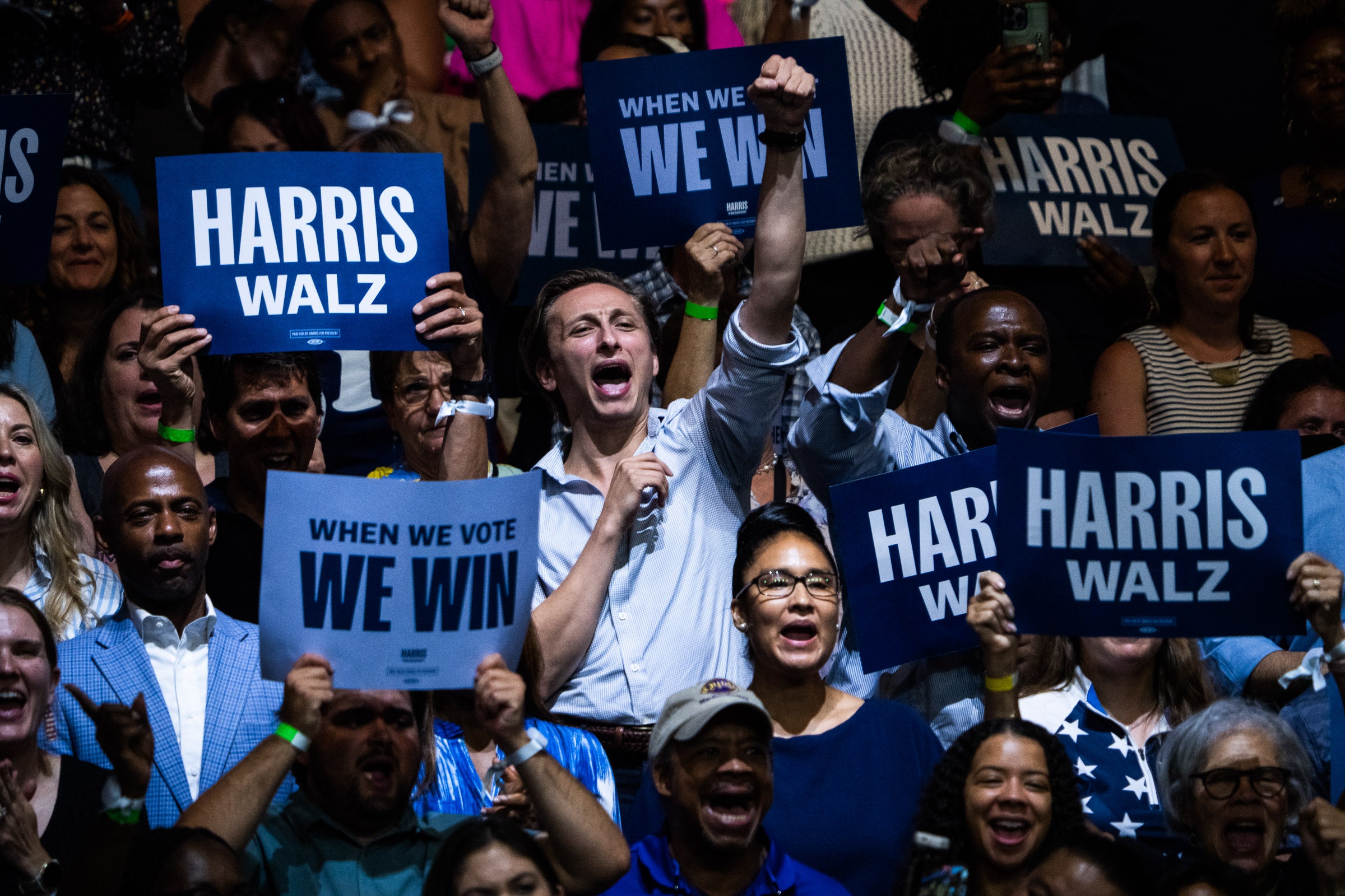 kamala-harris’-rally-crowds-aren’t-ai-generated.-here’s-how-you-can-tell