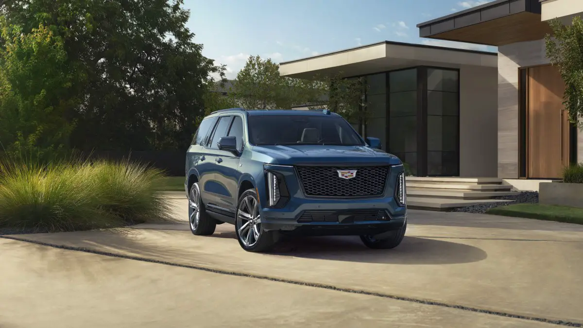 2025-cadillac-escalade-costs-more-money-for-a-lot-more-tech